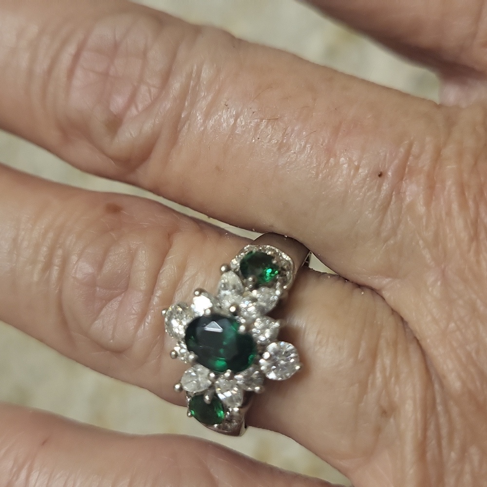 Tsavorite diamond ring In Platinum - Picture 6 of 10